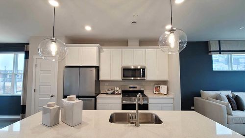 2222 N Lake Shore Cir, Arlington Heights, IL, 60004-7297 | Card Image