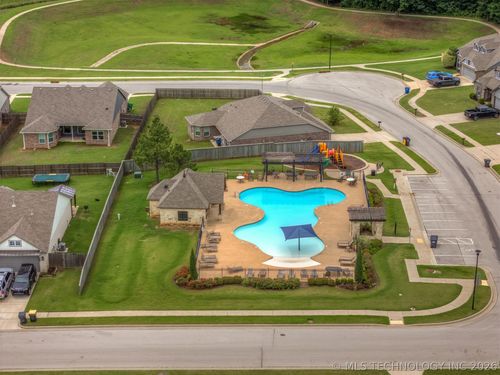 3872 E 144th Street S, Bixby, OK, 74008 | Card Image