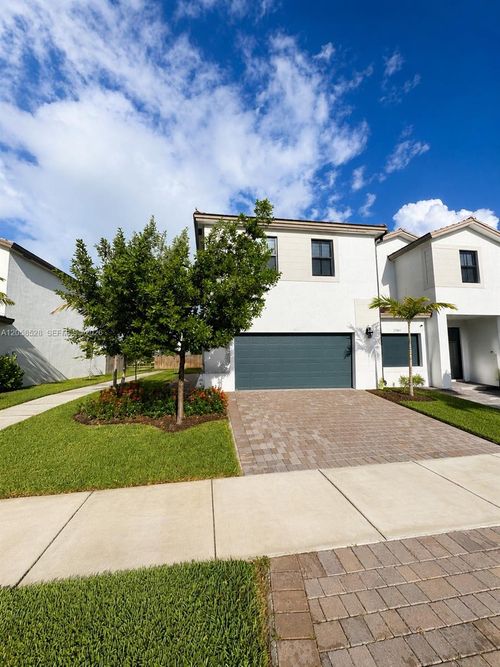 23068 Sw 129th Place, Miami, FL, 33170 | Card Image