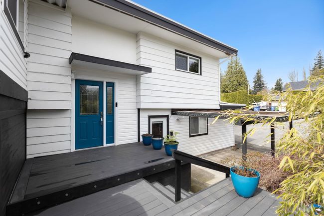 34070 Alma Street, House other with 4 bedrooms, 2 bathrooms and 5 parking in Abbotsford BC | Image 2