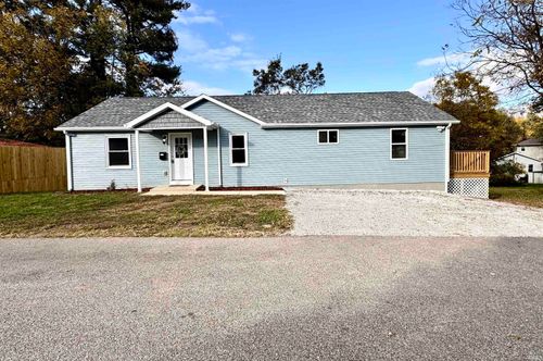 812 E Mulberry St, Boonville, IN, 47601-1662 | Card Image