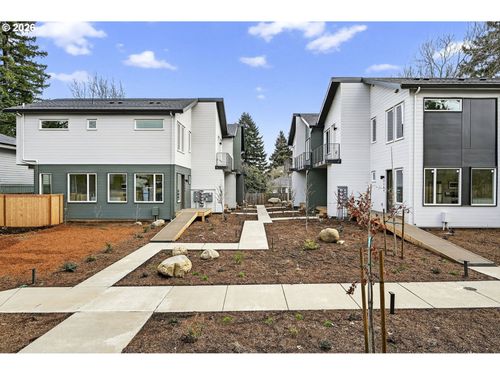 7280 Ne Going St, Portland, OR, 97218-3500 | Card Image