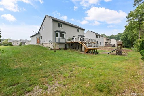 7077 Amanda Dr, Van Buren Township, MI, 48111-5361 | Card Image
