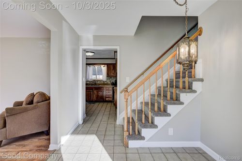 38576 Foxcroft St, Harrison Twp, MI, 48045-2614 | Card Image