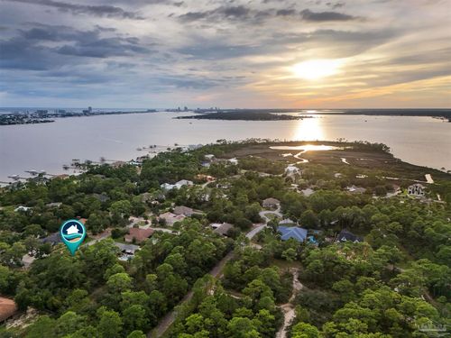 16560 Innerarity Point Rd, Pensacola, FL, 32507-8374 | Card Image