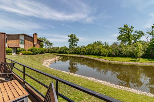 1071 Deerfield Pl, Highland Park, IL, 60035-3065 | Card Image