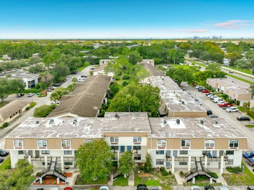 6091-6091 Village Cir, ORLANDO, FL, 32822-4152 | Card Image