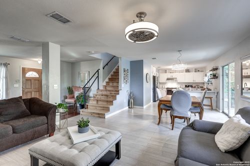 9216 Dublin Grn, San Antonio, TX, 78254-5432 | Card Image