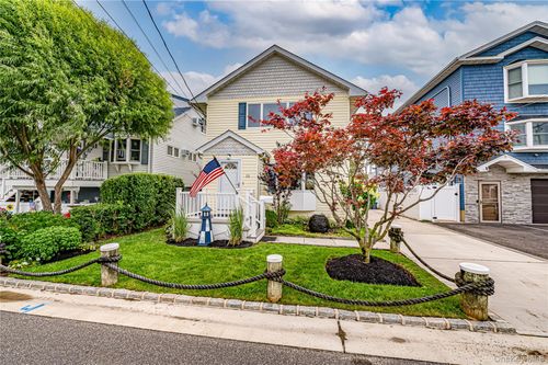 15 West Blvd, East Rockaway, NY, 11518-2501 | Card Image