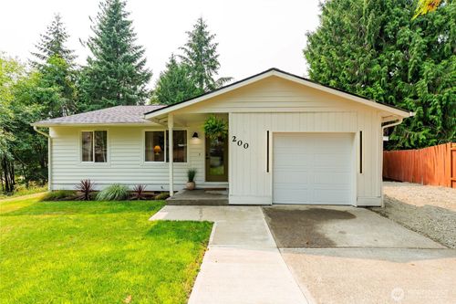 200 Saint Helens Way, Winlock, WA, 98596-9775 | Card Image