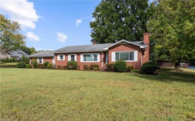 8695 Lasater Road, House other with 3 bedrooms, 3 bathrooms and null parking in Clemmons NC | Image 3