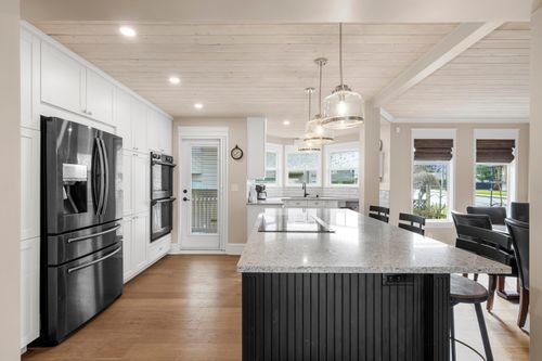 20302 123b Ave, Maple Ridge, BC, V2X0M9 | Card Image