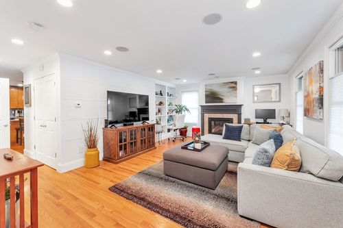 196-196 Durnell Ave, Boston, MA, 02131-3419 | Card Image