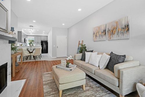 apt-102-3530 Oakwood Ter, Fremont, CA, 94536-7430 | Card Image