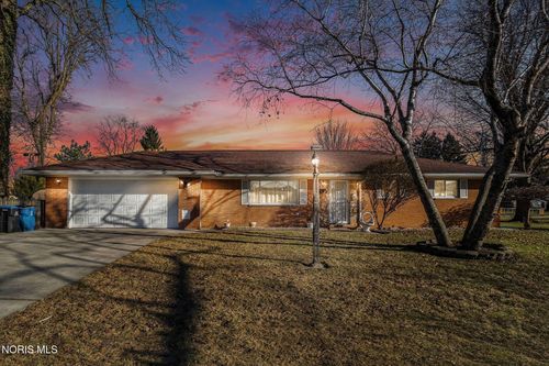 3155 Eastmoreland Dr, Oregon, OH, 43616-2951 | Card Image