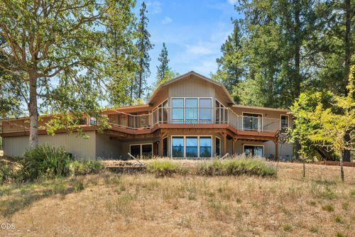 11178 E Evans Creek Rd, Rogue River, OR, 97537-6667 | Card Image