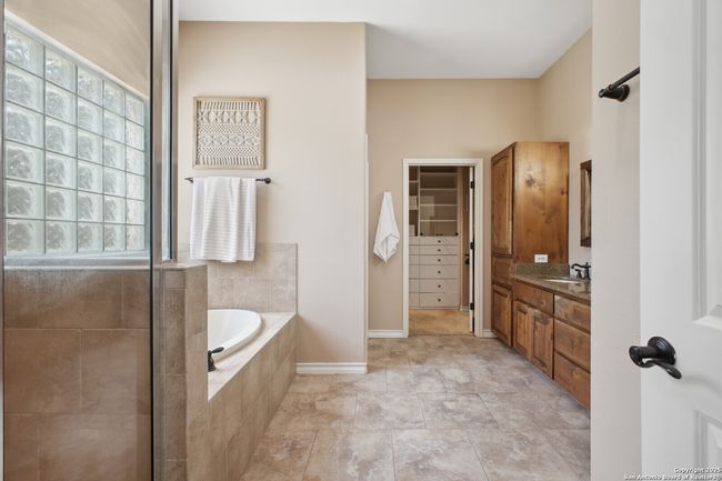 254 Hidden Ridge Dr, House other with 5 bedrooms, 4 bathrooms and null parking in Bulverde TX | Image 22