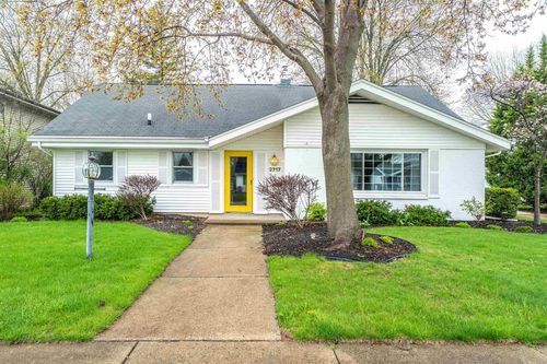 2717 N Elmwood Court, APPLETON, WI, 54911 | Card Image