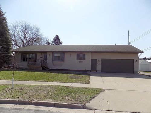 411 6th St N, New Ulm, MN, 56073-1612 | Card Image