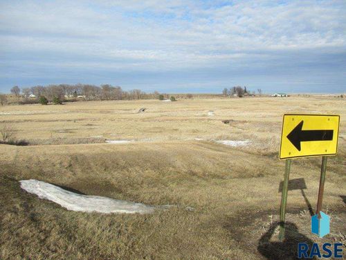 613 E 2nd Ave Avenue, Beaver Creek, MN, 56116 | Card Image