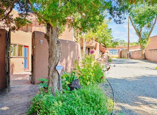 4-632 Old Santa Fe Trl, Santa Fe, NM, 87505-0379 | Card Image