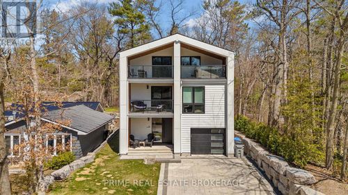 35 Walker St, Grand Bend, ON, N0M1T0 | Card Image