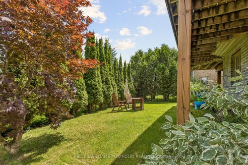 775 Klosters Dr, Waterloo, ON, N2V2V4 | Card Image