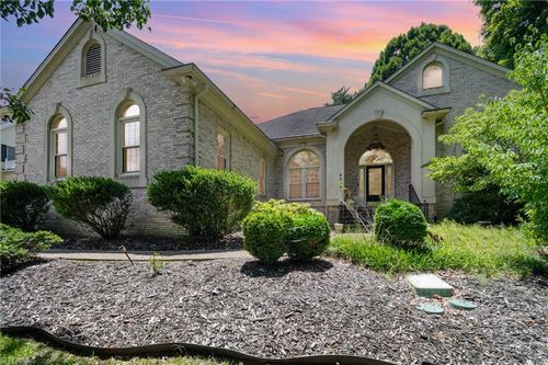 2512 Burch Pt, High Point, NC, 27265-9332 | Card Image