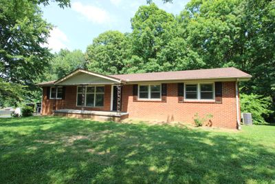 1302 Ellington Dr, House other with 3 bedrooms, 2 bathrooms and 3 parking in Lafayette TN | Image 2