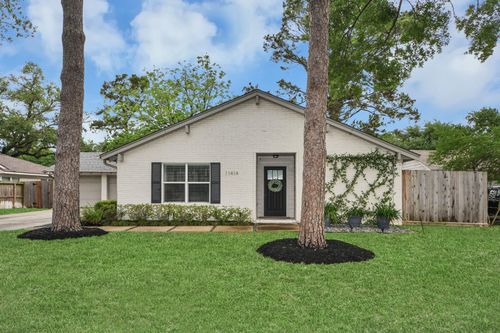 11414 Valley Stream Dr, Houston, TX, 77043-4625 | Card Image