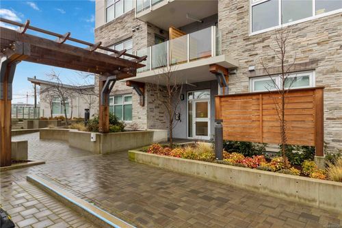 204-916 Lyall St, Esquimalt, BC, V9A5E6 | Card Image