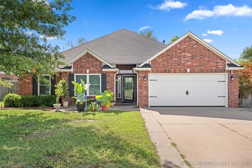 605 Spruce Ave, Bartlesville, OK, 74006-1934 | Card Image