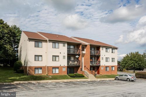 3c-4240 Crystal Ct, HAMPSTEAD, MD, 21074-3196 | Card Image