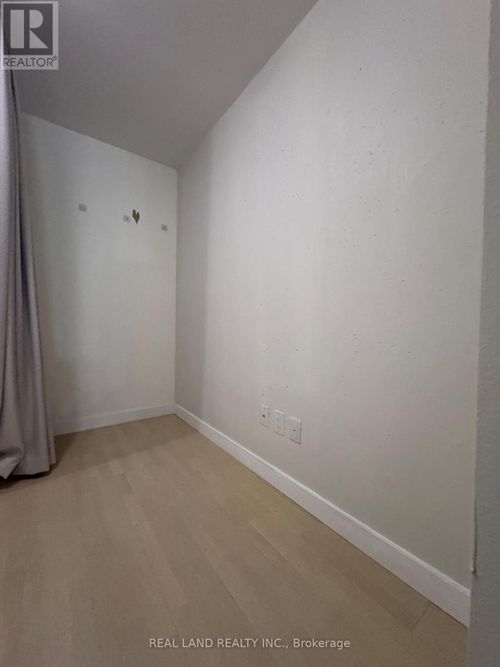 303-246 Logan Avenue, Toronto (South Riverdale), ON, M4M0E9 | Card Image