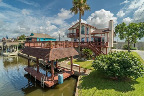 12 N Omega St, La Marque, TX, 77568-6532 | Card Image