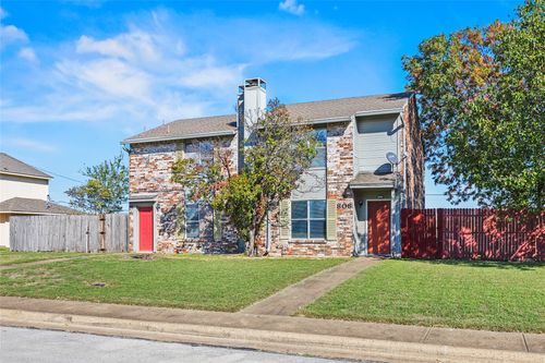 808 Red Bud Dr, DeSoto, TX, 75115-4460 | Card Image