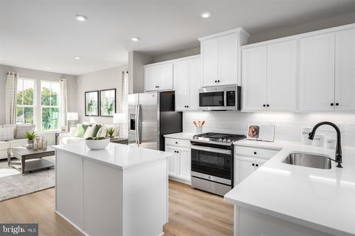 aria-qmi-7936 Tanbridge Ln, PASADENA, MD, 21122-1879 | Card Image