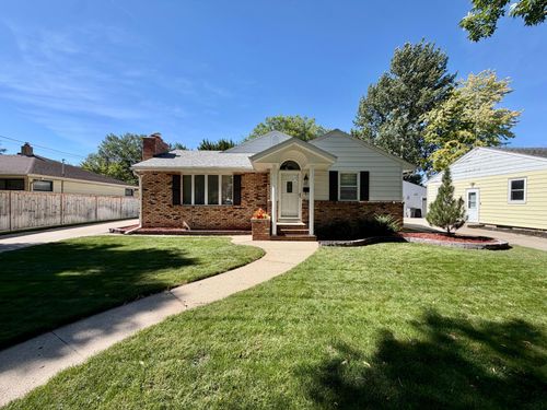 1117 1st St S, Moorhead, MN, 56560-4001 | Card Image