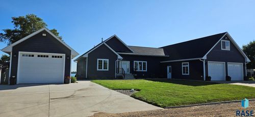 70 Oakwood Shoreline Dr, Bruce, SD, 57220-5723 | Card Image