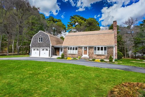 18 Fox Ln, Falmouth, MA, 02540-4327 | Card Image