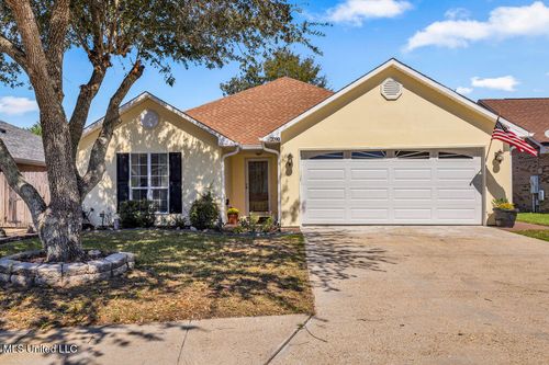 2090 Woodfield Ln, Biloxi, MS, 39532-3349 | Card Image