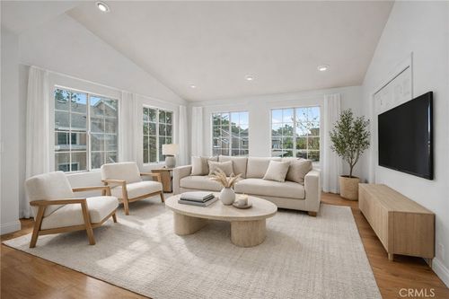 111 Greenfield, Irvine, CA, 92614-5466 | Card Image