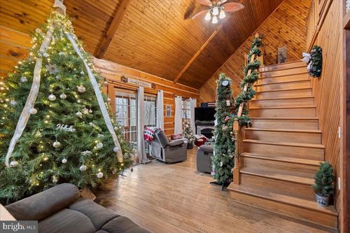 4708 Pleasant Grove Rd, WARFORDSBURG, PA, 17267-8998 | Card Image