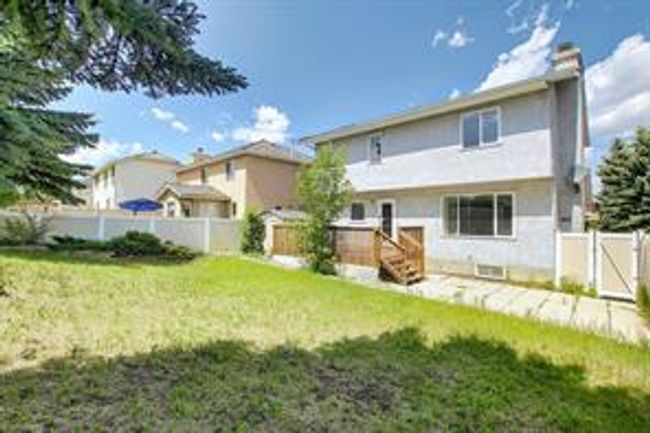 52 Shawnee Way Sw, House detached with 5 bedrooms, 3 bathrooms and 4 parking in Calgary AB | Image 7