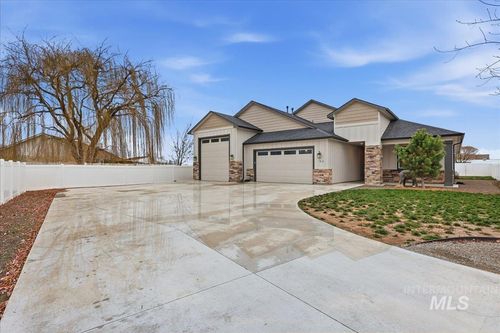 92 S Ravine Way, Nampa, ID, 83687-3626 | Card Image