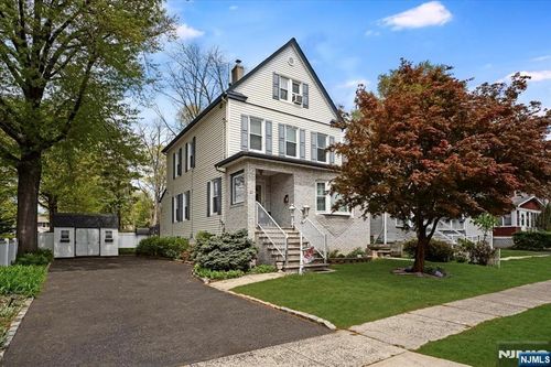 21 W Grant Ave, Roselle Park, NJ, 07204-1915 | Card Image