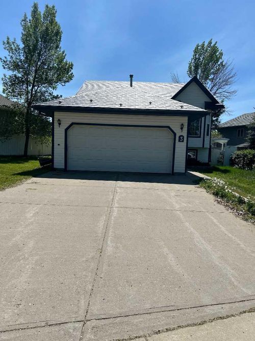 3 Upland Road, Brooks, AB, T1R0P8 | Card Image