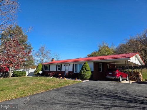 951 Johnsons Mill Rd, BERKELEY SPRINGS, WV, 25411-7018 | Card Image