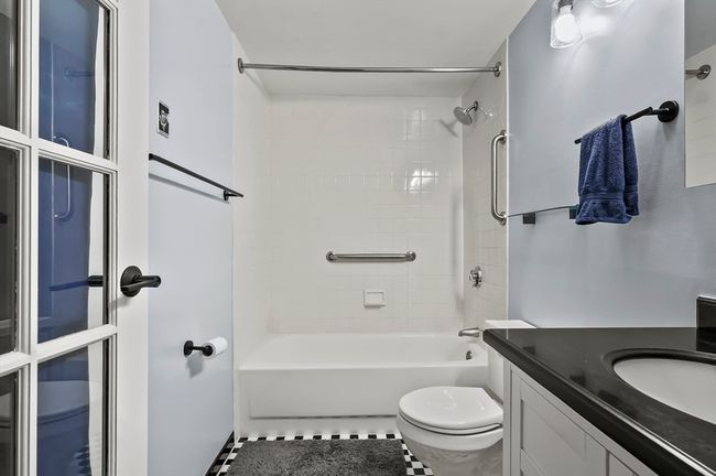 APT-208 - 200 Captains Row, Condo with 2 bedrooms, 2 bathrooms and 2 parking in Chelsea MA | Image 6