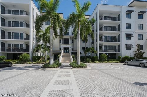 205-1111 Central Ave, NAPLES, FL, 34102-6253 | Card Image